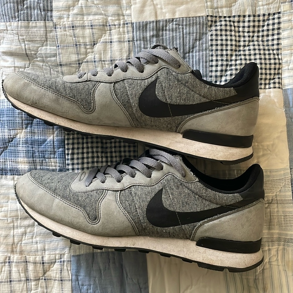 RARE Nike Internationalist tech fleece pack